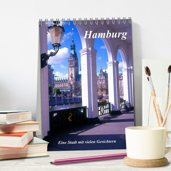 Produktbild: Hamburg - Eine Stadt mit vielen Gesichtern (Tischkalender 2026 DIN A5 hoch), CALVENDO Monatskalender