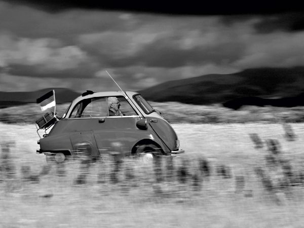 Produktbild: CALVENDO Puzzle BMW Isetta 300 in schwarzwei&szlig; 1000 Teile Lege-Gr&ouml;&szlig;e 64 x 48 cm Foto-Puzzle Bild von Ingo Laue