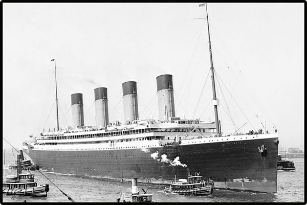 Produktbild: COBI Historical Collection 1687 - R.M.S. Olympic, Bausatz 1:700, 595 Klemmbausteine
