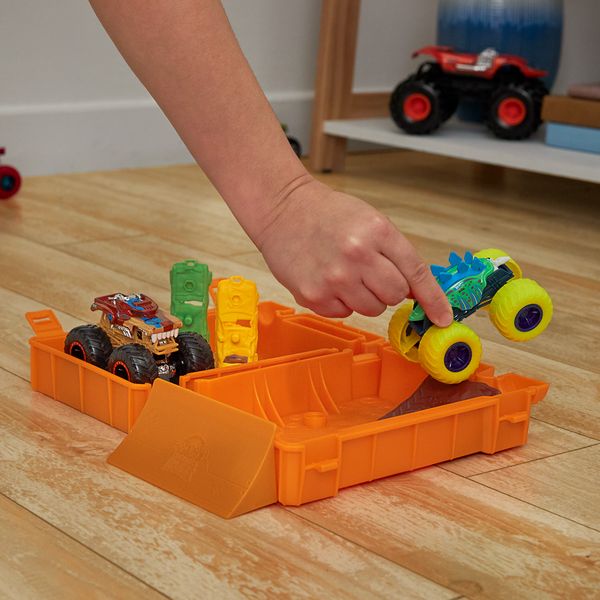 Produktbild: Hot Wheels Monster Trucks Stunt N' Go Fossil Fuel Playset (EC)