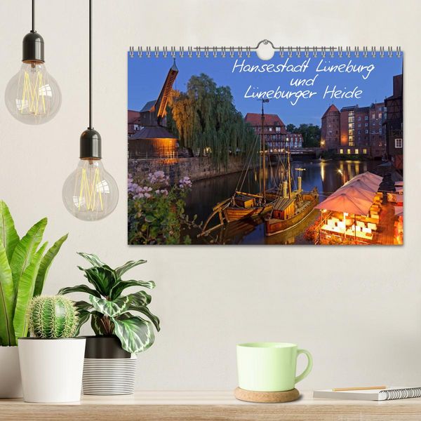 Produktbild: Hansestadt L&uuml;neburg und L&uuml;neburger Heide (Wandkalender 2026 DIN A4 quer), CALVENDO Monatskalender