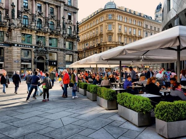 Produktbild: CALVENDO Puzzle Innenstadt | 1000 Teile Lege-Gr&ouml;&szlig;e 64x48cm Foto-Puzzle f&uuml;r gl&uuml;ckliche Stunden