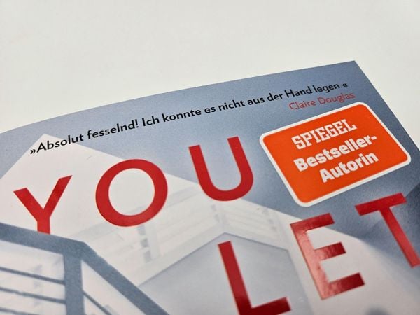 Produktbild: You Let Me In
