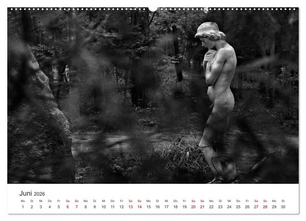 Produktbild: Wachgek&uuml;sst - Vom Zauber der Vergangenheit - S&uuml;dwestkirchhof Stahnsdorf (hochwertiger Premium Wandkalender 2026 DIN A2 quer), Kunstdruck in Hochglanz