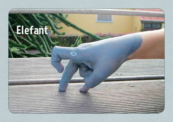 Produktbild: Zwei Freunde gehen Hand in Hand