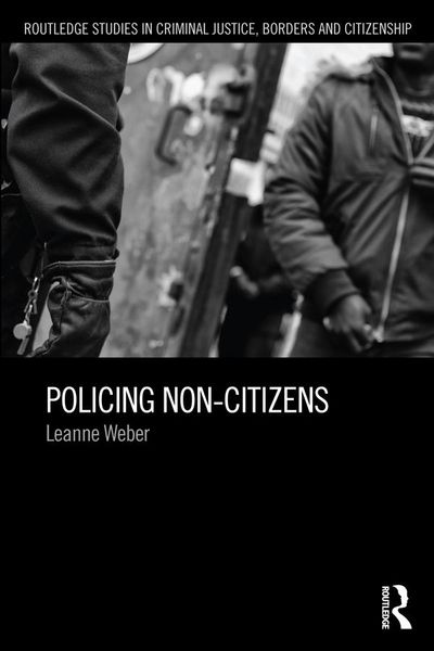 Produktbild: Policing Non-Citizens