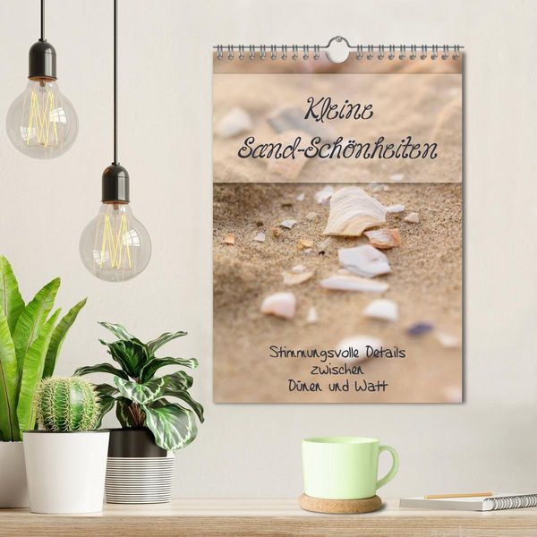 Produktbild: Kleine Sand-Sch&ouml;nheiten / Familienplaner (Wandkalender 2026 DIN A4 hoch), CALVENDO Monatskalender