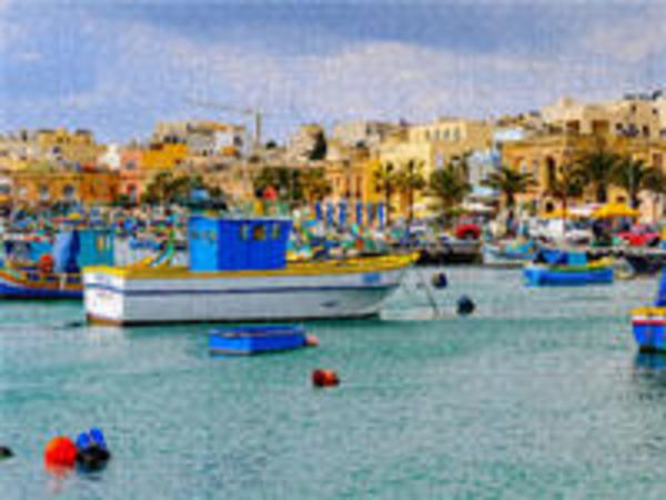 CALVENDO Puzzle Traditionelle Fischerboote im Hafen von Marsaxlokk | 1000 Teile Lege-Größe 64 × 48 cm Foto-Puzzle für glückliche Stunden