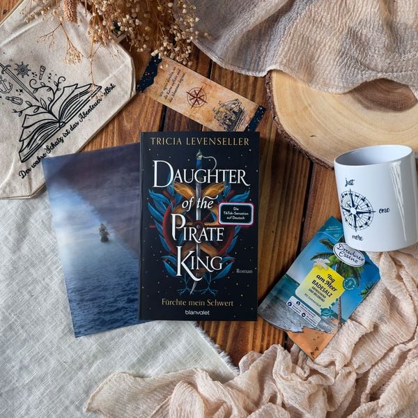 Produktbild: Thalia x B&uuml;cherb&uuml;chse Spezialbox "Daughter of the Pirate King"