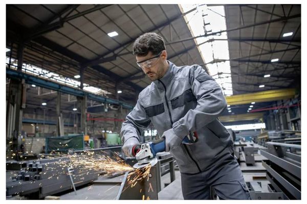 Produktbild: Bosch Professional GWS 18V-10 P 06019J4101 Akku-Winkelschleifer 125 mm inkl. 2. Akku, inkl. Ladeger&auml;t, inkl. Koffer 18 V 5 Ah