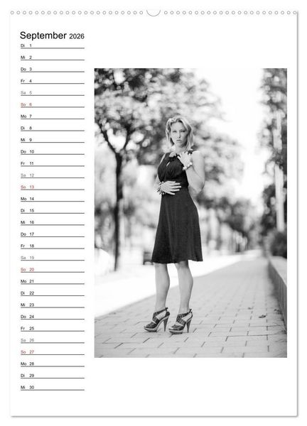 Produktbild: Mode in schwarz und wei&szlig; (Wandkalender 2026 DIN A2 hoch), CALVENDO Monatskalender