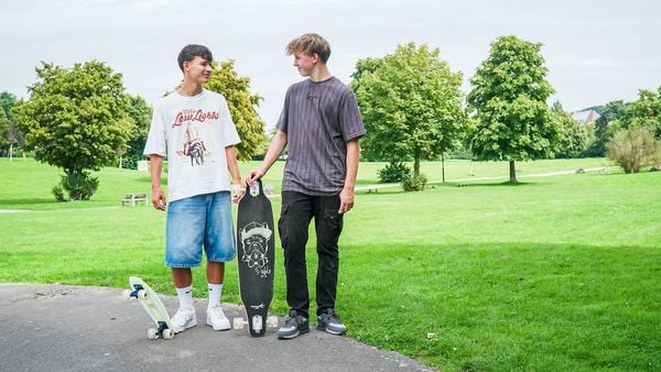 Produktbild: muuwmi Lights Skateboard Fun GLOW, mit Leuchtrollen und Glow-Effekt
