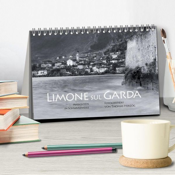 Produktbild: Limone sul Garda schwarzwei&szlig; (Tischkalender 2026 DIN A5 quer), CALVENDO Monatskalender