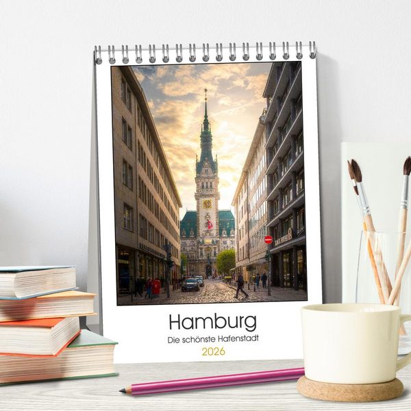 Produktbild: Hamburg - Die sch&ouml;nste Hafenstadt (Tischkalender 2026 DIN A5 hoch), CALVENDO Monatskalender