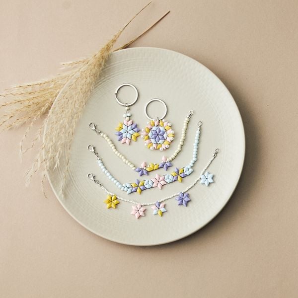 Produktbild: Mindful Mandala - Schmuckset Calm down. Mit Anleitung und Material f&uuml;r 5 Schmuckst&uuml;cke