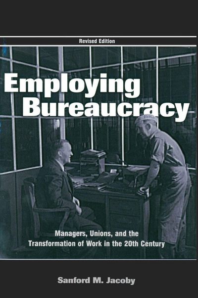 Produktbild: Employing Bureaucracy
