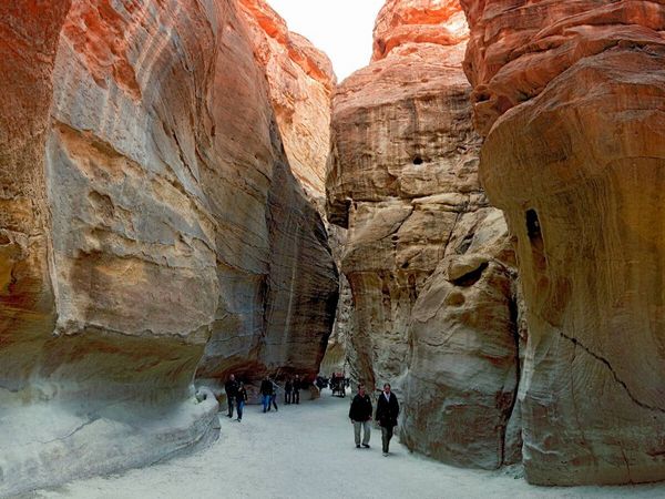 Produktbild: CALVENDO Puzzle Der Siq, Eingang zur Felsenstadt Petra | 1000 Teile Lege-Gr&ouml;&szlig;e 64x48cm Foto-Puzzle f&uuml;r gl&uuml;ckliche Stunden