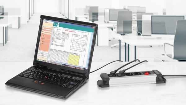 Produktbild: Sygonix SY-4538264 Steckdosenleiste mit Schalter 4fach Schwarz, Silber Schutzkontakt 1St.