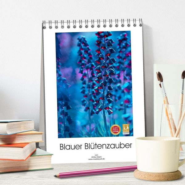 Produktbild: Blauer Bl&uuml;tenzauber (Tischkalender 2026 DIN A5 hoch), CALVENDO Monatskalender