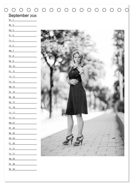 Produktbild: Mode in schwarz und wei&szlig; (Tischkalender 2026 DIN A5 hoch), CALVENDO Monatskalender