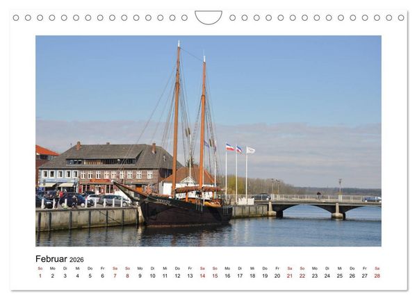 Produktbild: Neustadt in Holstein - Charmante Stadt am Meer (Wandkalender 2026 DIN A4 quer), CALVENDO Monatskalender