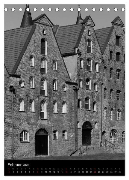 Produktbild: L&uuml;beck schwarz-wei&szlig; (Tischkalender 2026 DIN A5 hoch), CALVENDO Monatskalender