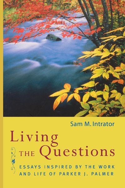 Produktbild: Living the Questions
