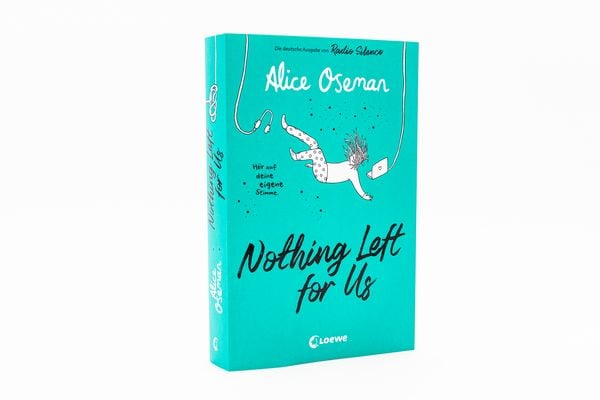 Produktbild: Nothing Left for Us (deutsche Ausgabe von Radio Silence)