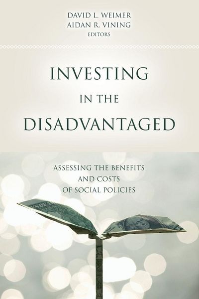 Produktbild: Investing in the Disadvantaged