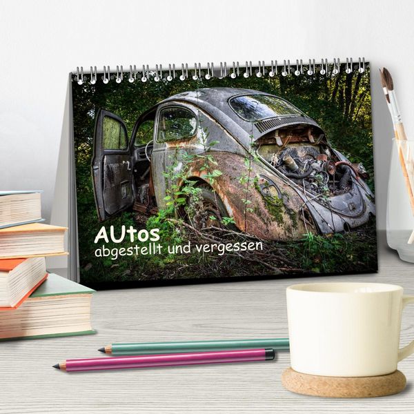 Produktbild: Autos, abgestellt und vergessen (Tischkalender 2026 DIN A5 quer), CALVENDO Monatskalender