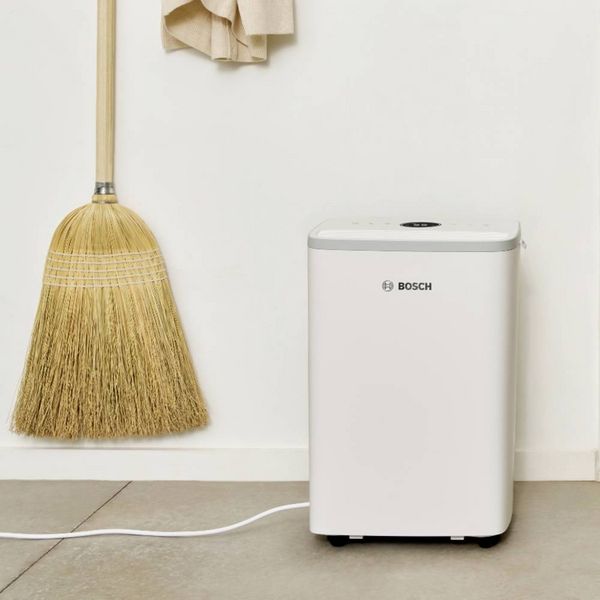 Produktbild: Bosch Home Comfort Dry 2000 Luftentfeuchter 55m&sup3; Wei&szlig;