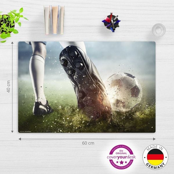 Produktbild: Cover-your-desk Schreibtischunterlage f&uuml;r Kinder Fu&szlig;ball Elfmeter Schuss und Tor, aus hochwertigem Vinyl , 60 x 40 cm