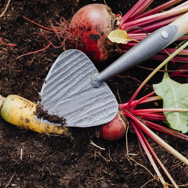 Produktbild: Hochbeet-Spaten mit Herz