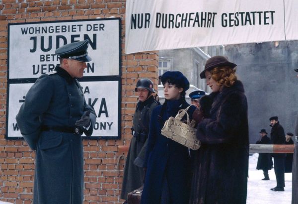 Produktbild: Ein St&uuml;ck Himmel - Staffel 1-2 - Die Geschichte der Holocaust-&Uuml;berlebenden Janina David (Alle 10 Teile) [5 DVDs]
