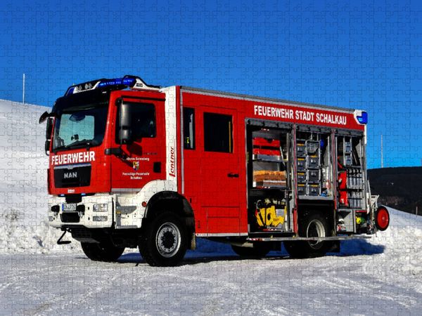 Produktbild: CALVENDO Puzzle Lentner Hilfeleistungsl&ouml;schgruppenfahrzeug HLF 20 / Freiwillige Feuerwehr Schalkau | 1000 Teile Lege-Gr&ouml;&szlig;e 64x48cm Foto-Puzzle f&uuml;r gl&uuml;