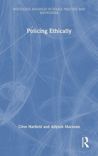 Produktbild: Policing Ethically