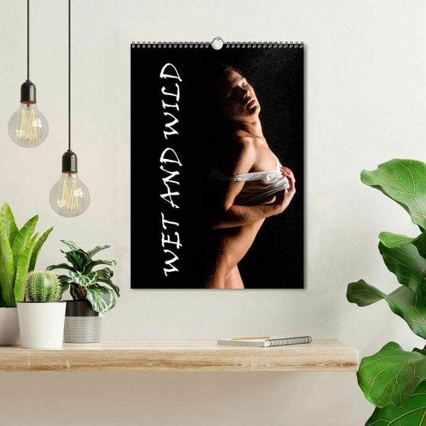 Produktbild: WET AND WILD GIRLS CALENDAR (Wandkalender 2026 DIN A3 hoch), CALVENDO Monatskalender