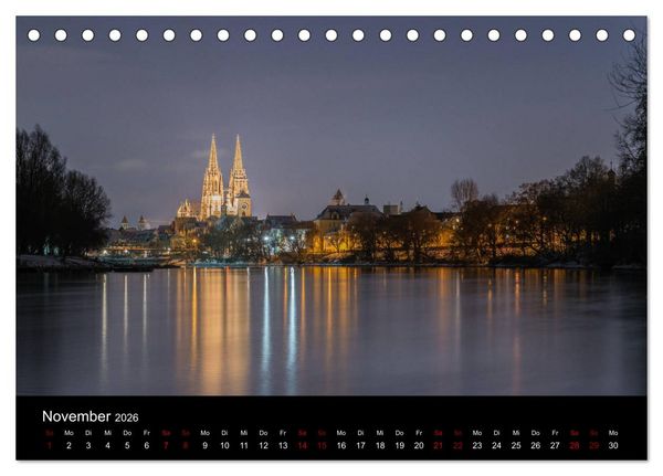 Produktbild: Regensburg bei Nacht (Tischkalender 2026 DIN A5 quer), CALVENDO Monatskalender