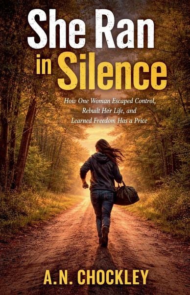 Produktbild: She Ran in Silence