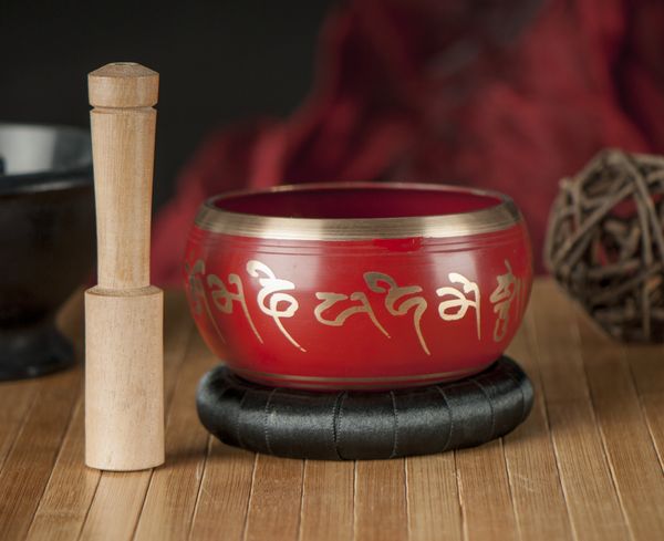 Produktbild: Klangschale Lotus, rot