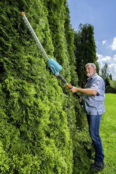 Produktbild: GARDENA GARDENA Akku-Teleskop-Heckenschere THS 42/18V P4A Ready-To-Use Set Akku Teleskop-Heckenschere inkl. Akku, inkl. Ladeger&auml;t 18 V Li-Ion