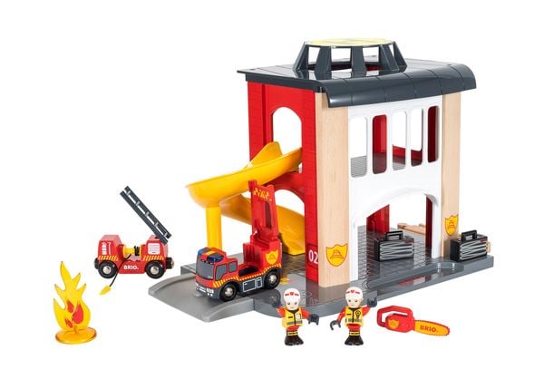 Produktbild: BRIO - Große Feuerwehr-Station mit Einsatzfahrzeug