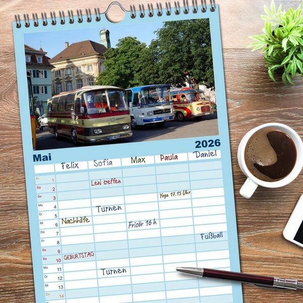 Produktbild: Familienplaner 2026 - Omnibusse im Fokus mit 5 Spalten (Wandkalender, 21 x 45 cm) CALVENDO