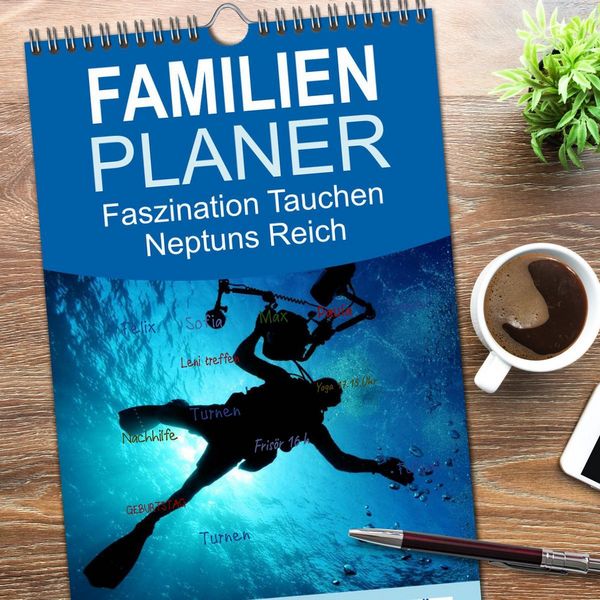 Produktbild: Familienplaner 2026 - Faszination Tauchen - Neptuns Reich mit 5 Spalten (Wandkalender, 21 x 45 cm) CALVENDO