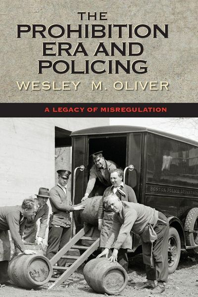 Produktbild: The Prohibition Era and Policing