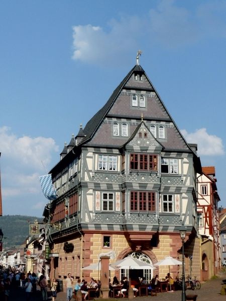 Produktbild: CALVENDO Puzzle Ein Motiv aus dem Kalender Miltenberg im Fokus 1000 Teile Puzzle hoch | 1000 Teile Lege-Gr&ouml;&szlig;e 64 &times; 48 cm Foto-Puzzle f&uuml;r gl&uuml;ckliche Stunden
