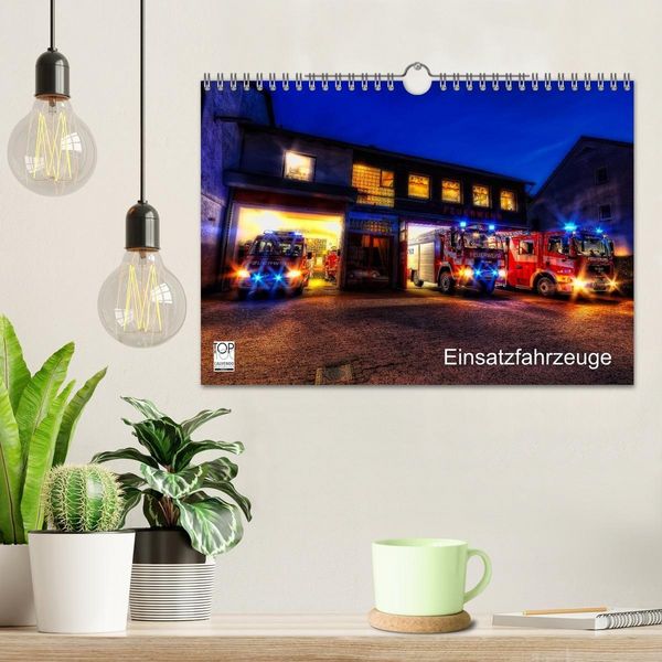 Produktbild: Einsatzfahrzeuge (Wandkalender 2027 DIN A4 quer), CALVENDO Monatskalender