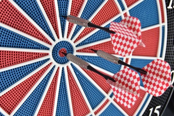 Produktbild: Karella - Dartautomat CB-90 inkl. 12 Darts, Ersatzspitzen, Netzteil