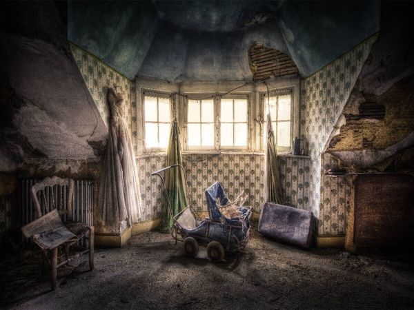 Produktbild: "Dachboden" - gesehen in einem alten, verlassenen Chateau in Belgien (Puzzle)