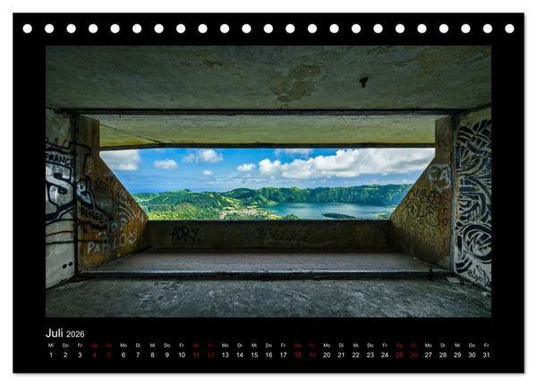 Produktbild: Morbider Charme - Vergessene Orte auf den Azoren - (Tischkalender 2026 DIN A5 quer), CALVENDO Monatskalender